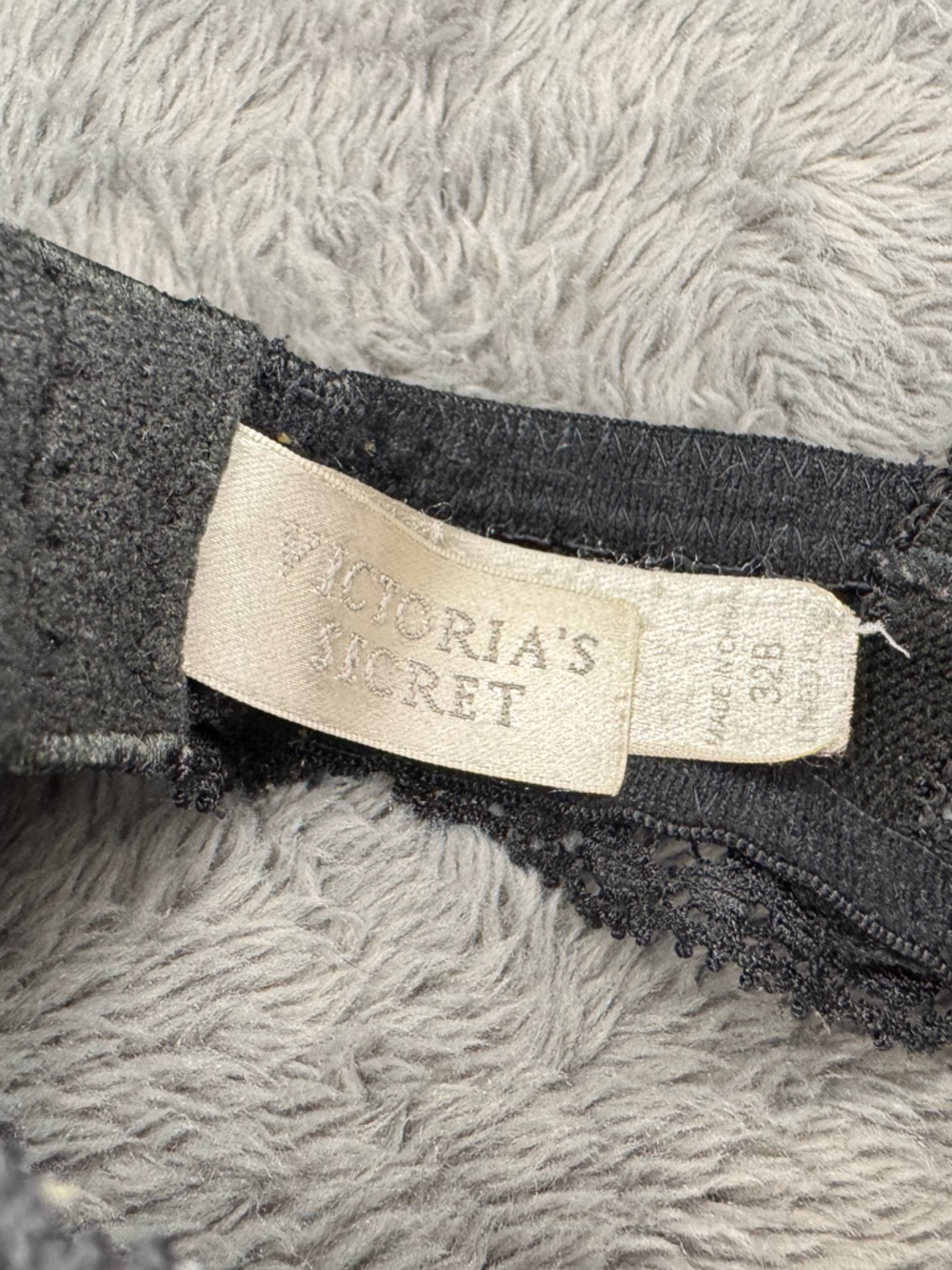 Vintage Victoria's Secret Black Lace Underwire Balconette Bra - Picture 2 of 3